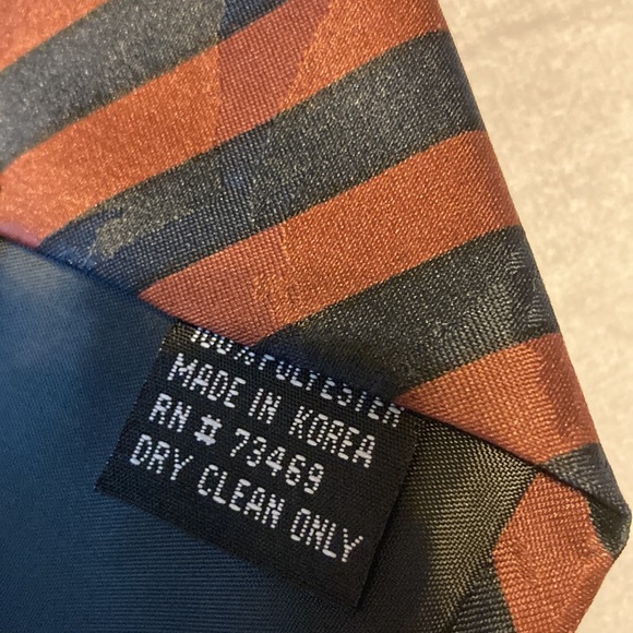 Disney Pooh and Tigger ties - Picture 6 of 6